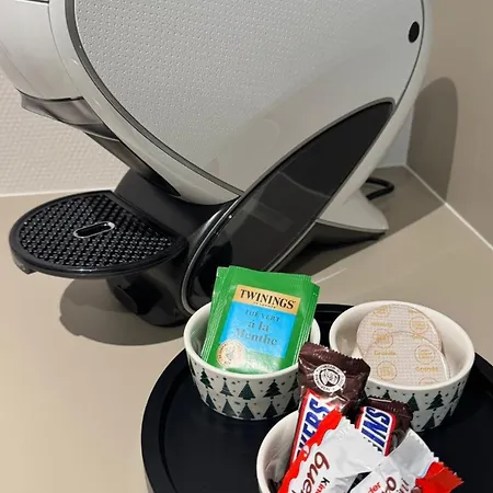 Elegant Avec Jacuzzi Straatsburg