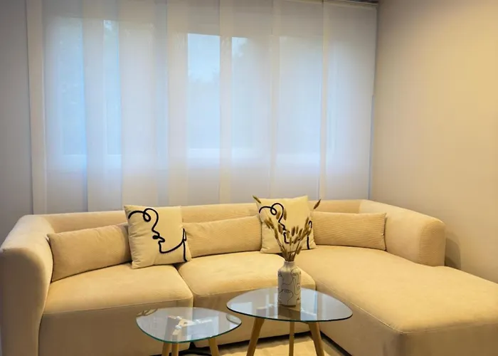 Elegant Avec Jacuzzi * Straatsburg