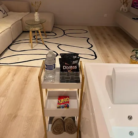 élégant Avec Jacuzzi *