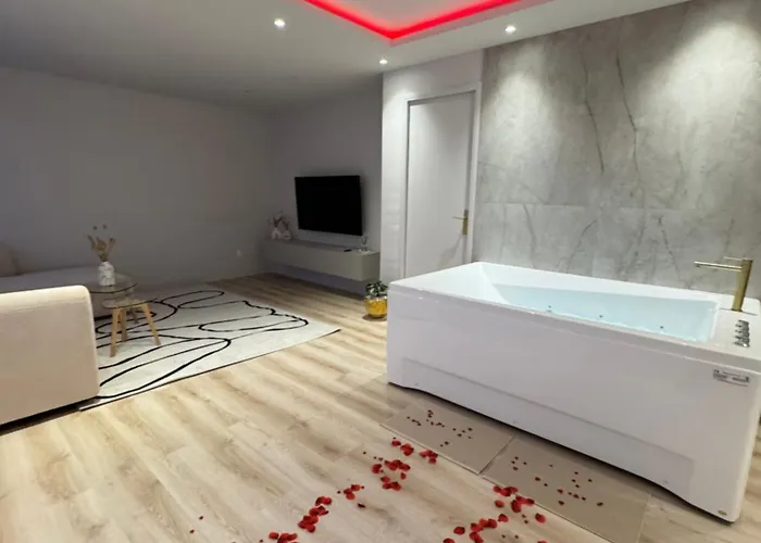 아파트 Elegant Avec Jacuzzi