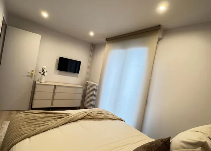Elegant Avec Jacuzzi 아파트 *