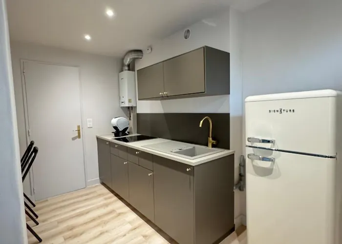Elegant Avec Jacuzzi 아파트 *